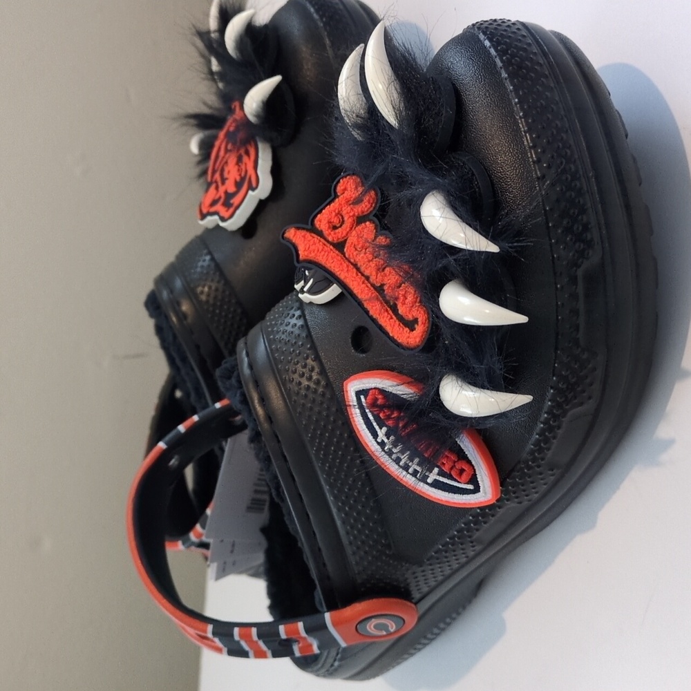 Chicago Bears Crocs - Picture 10 of 15